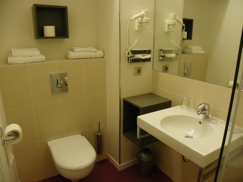 Hotel Logitel Saint-Doulchard Room photo