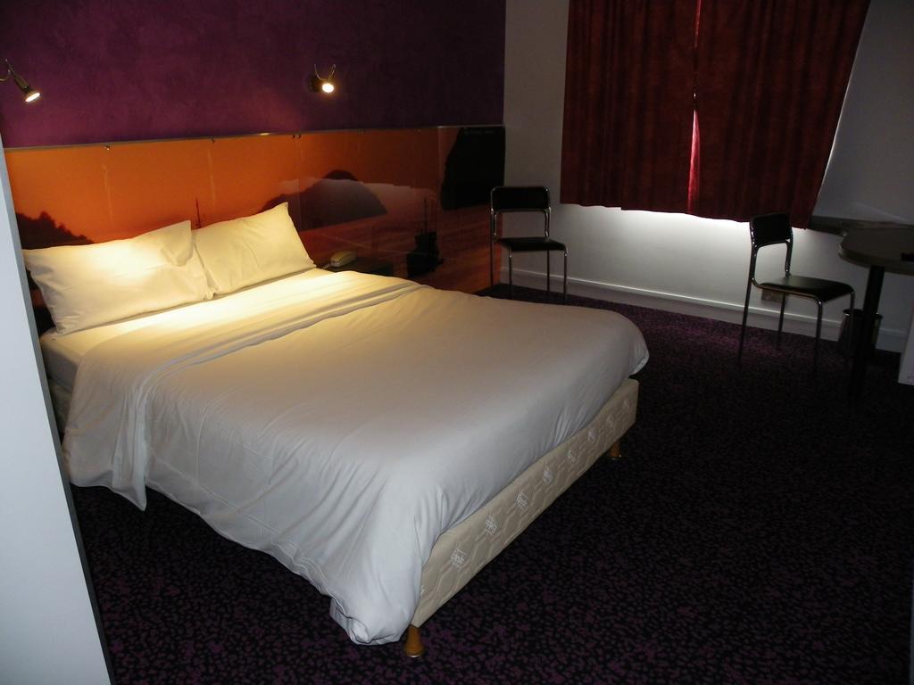 Hotel Logitel Saint-Doulchard Room photo